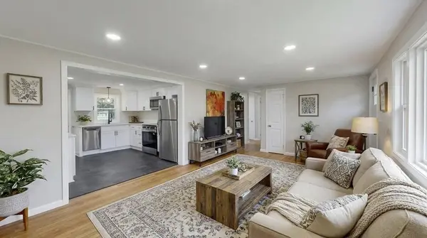 29 Birchwood Rd, Southwick, MA 01077