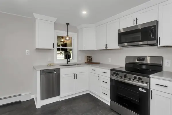 29 Birchwood Rd, Southwick, MA 01077