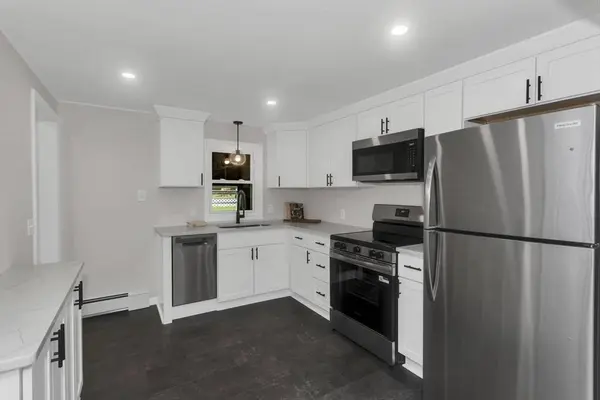 29 Birchwood Rd, Southwick, MA 01077