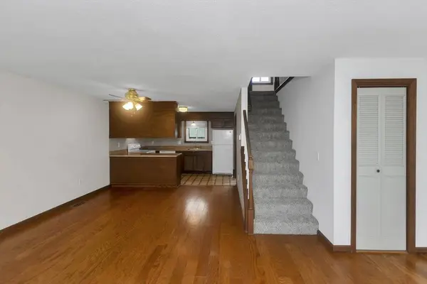 58 Beekman Dr #58, Agawam, MA 01001