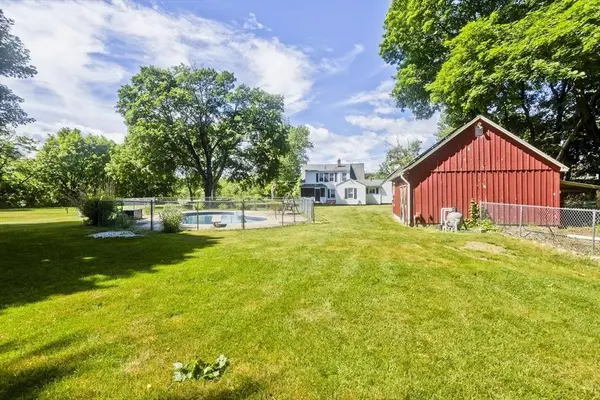 138 Vining Hill Rd, Southwick, MA 01077