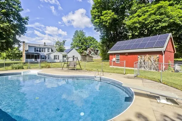 138 Vining Hill Rd, Southwick, MA 01077