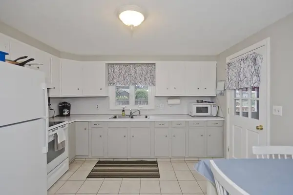 164 Barbara St, Westfield, MA 01085