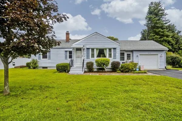 41 Dartmouth St, Agawam, MA 01001