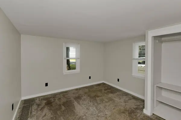 3 Field St, Southwick, MA 01077