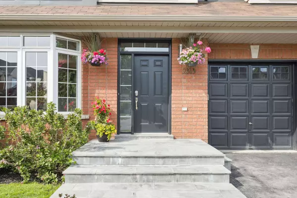 2313 Blue Oak CIR, Oakville, ON L6M 5J3