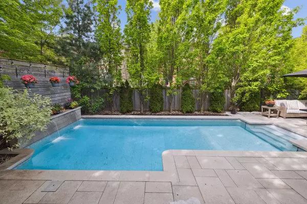 2313 Blue Oak CIR, Oakville, ON L6M 5J3