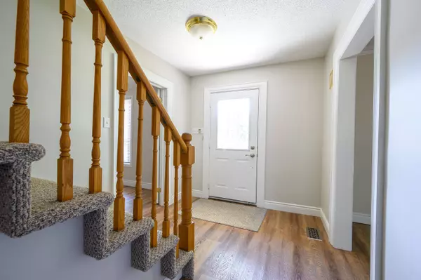 2471 Meadowood CRES, Oakville, ON L6L 1V5