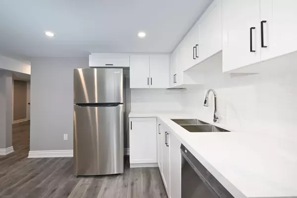 1295 Pinegrove RD #Lower, Oakville, ON L6L 2X2