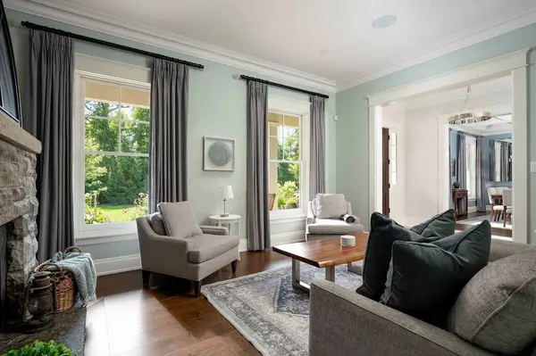 1097 Birchview AVE, Oakville, ON L6J 2C5