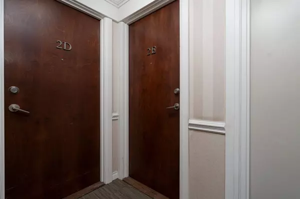 8 Rosebank DR #2E, Toronto E11, ON M1B 5Z3