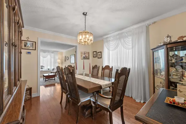 1150 Creekside DR, Oakville, ON L6H 4Z4