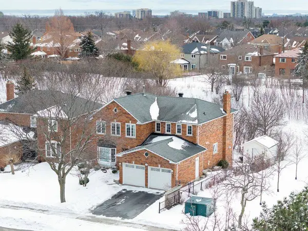 1150 Creekside DR, Oakville, ON L6H 4Z4