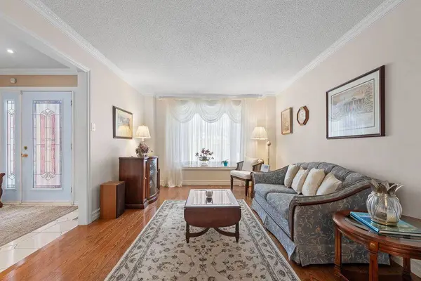 1150 Creekside DR, Oakville, ON L6H 4Z4