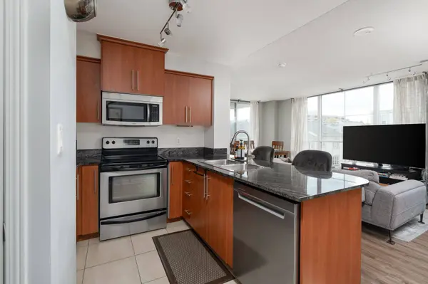 8 Rosebank DR #2E, Toronto E11, ON M1B 5Z3