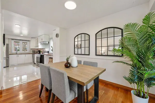 161 Riverview ST, Oakville, ON L6L 5S2