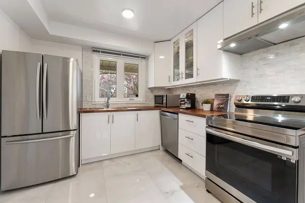 161 Riverview ST, Oakville, ON L6L 5S2