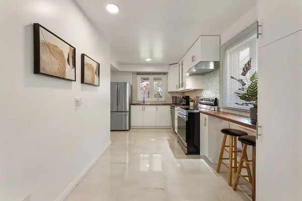 161 Riverview ST, Oakville, ON L6L 5S2