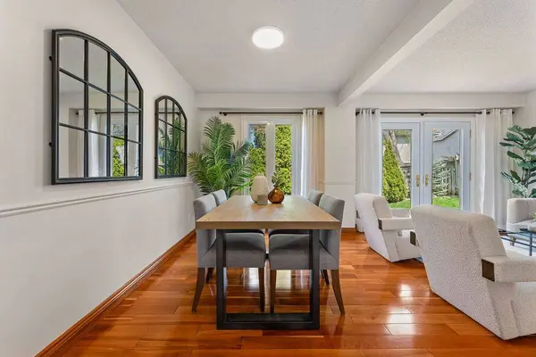 161 Riverview ST, Oakville, ON L6L 5S2