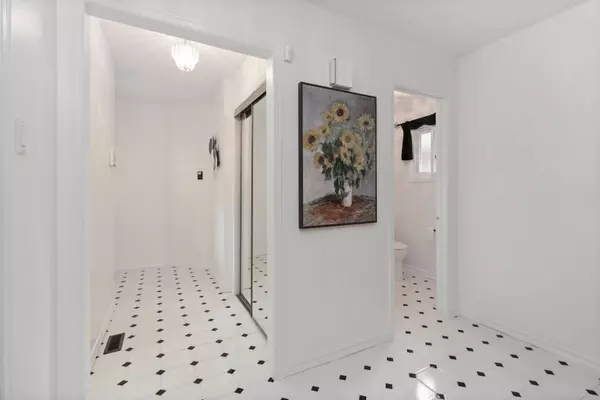 4536 Metcalfe AVE, Mississauga, ON L5M 4L6