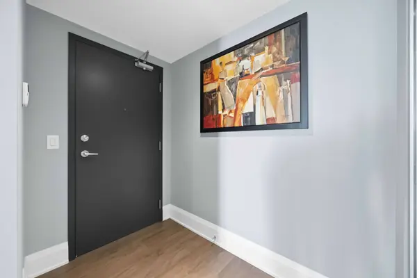 11 Superior AVE #904, Toronto W06, ON M8V 0A7
