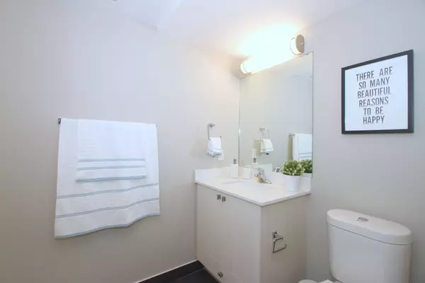 284 Bleecker ST, Toronto C08, ON M4X 1K7