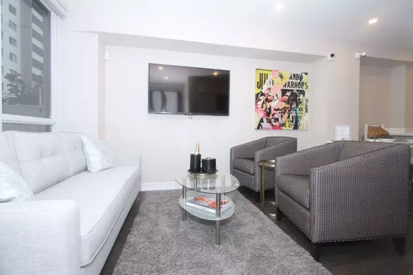 284 Bleecker ST, Toronto C08, ON M4X 1K7