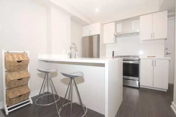 284 Bleecker ST, Toronto C08, ON M4X 1K7