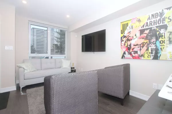 284 Bleecker ST, Toronto C08, ON M4X 1K7