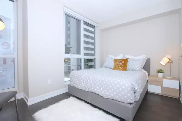 284 Bleecker ST, Toronto C08, ON M4X 1K7