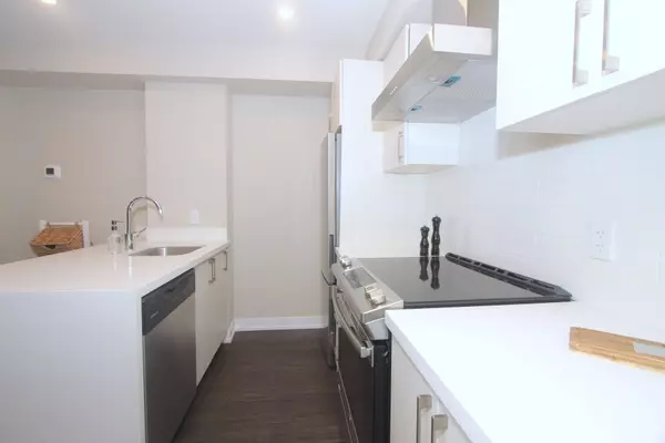 284 Bleecker ST, Toronto C08, ON M4X 1K7