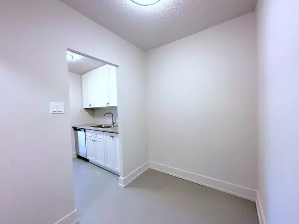 190 Clark BLVD #103, Brampton, ON L6T 4A8