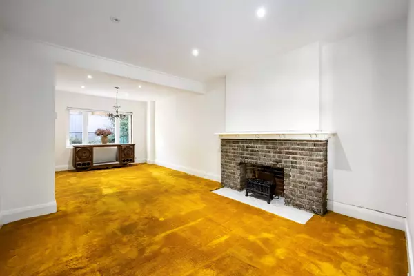 43 Mount Royal AVE, Toronto C02, ON M6H 2S2