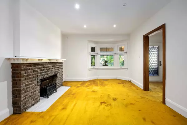 43 Mount Royal AVE, Toronto C02, ON M6H 2S2