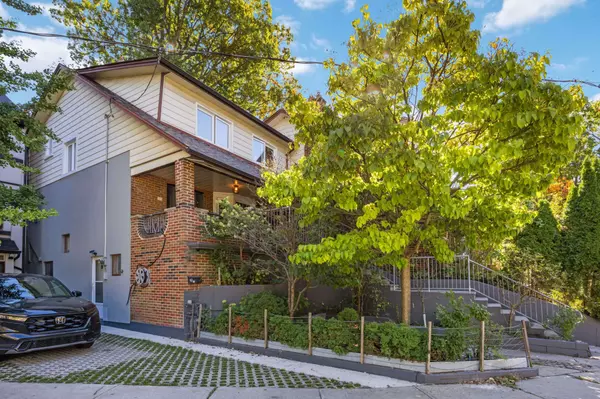 43 Mount Royal AVE, Toronto C02, ON M6H 2S2