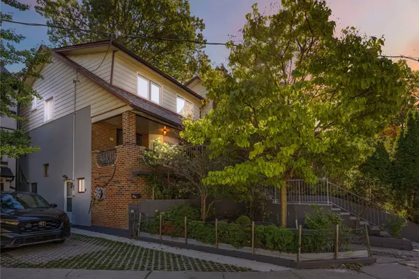 43 Mount Royal AVE, Toronto C02, ON M6H 2S2