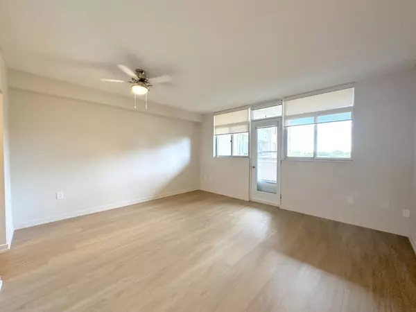 30 Denton AVE #802, Toronto E06, ON M1L 4P2