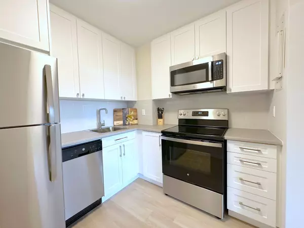 30 Denton AVE #802, Toronto E06, ON M1L 4P2