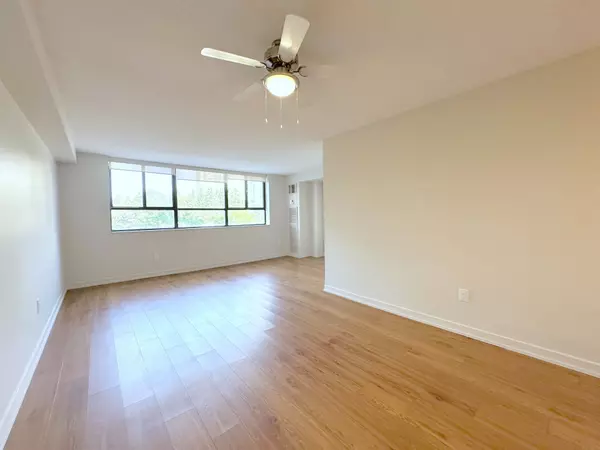 190 Clark BLVD #311, Brampton, ON L6T 4A8