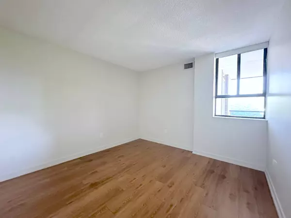 190 Clark BLVD #311, Brampton, ON L6T 4A8