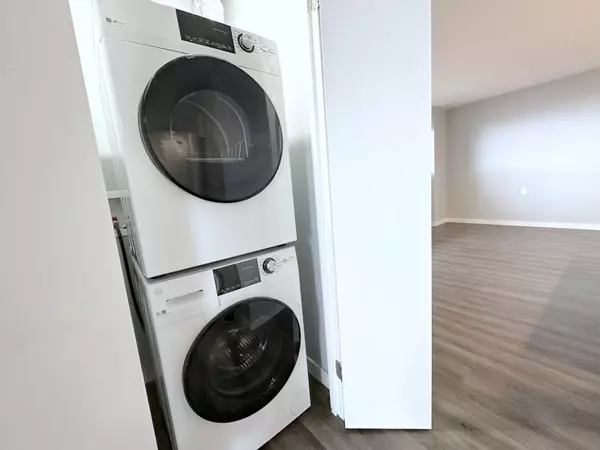 265 Main ST #2301, Toronto E02, ON M4C 4X3