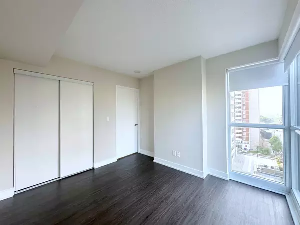 561 Sherbourne ST #702, Toronto C08, ON M4X 0A1