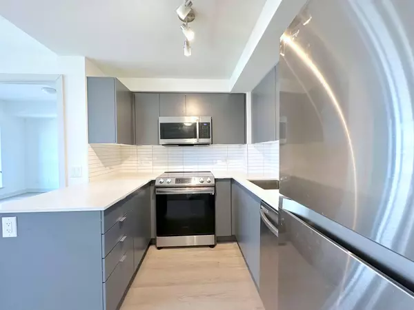 3385 Dundas ST W #708, Toronto W02, ON M6S 2S2