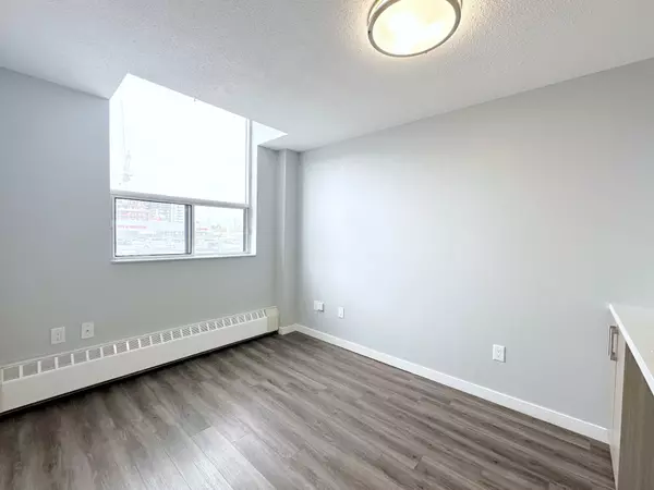 265 Main ST #107, Toronto E02, ON M4C 4X3