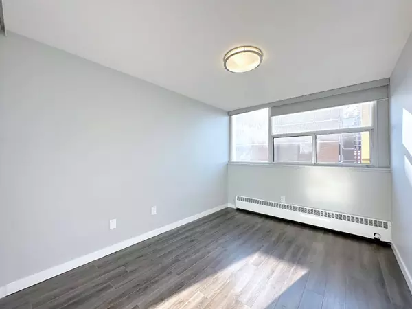 2575 Danforth AVE #2109, Toronto E02, ON M4C 1L5