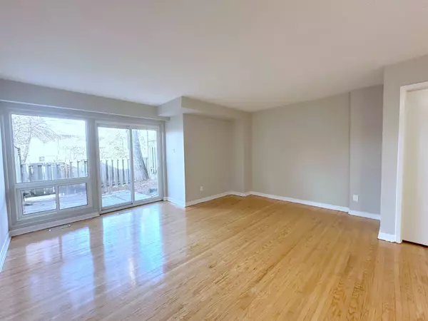 61 Havenbrook BLVD #TH9, Toronto C15, ON M2J 1A7