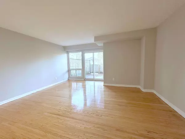 61 Havenbrook BLVD #TH9, Toronto C15, ON M2J 1A7