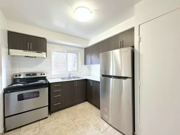 61 Havenbrook BLVD #TH9, Toronto C15, ON M2J 1A7