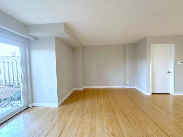 61 Havenbrook BLVD #TH9, Toronto C15, ON M2J 1A7