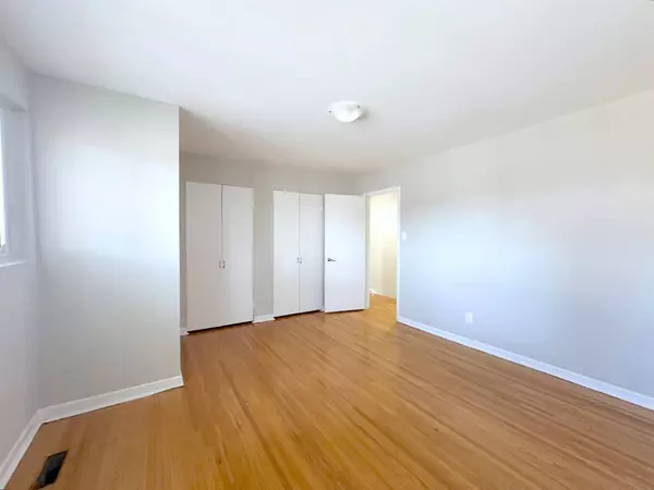 61 Havenbrook BLVD #TH9, Toronto C15, ON M2J 1A7